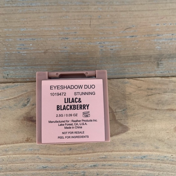 NEW! “lilac & blackberry” Love You First Duo Eyeshadow Compact with Mirror - Picture 3 of 4